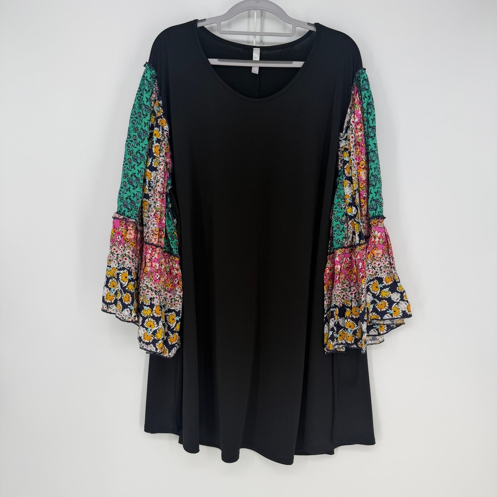 Curvy Lovey Tunic Womens 5XL Black Floral Bell Sleeve Boho Cottage Top Patchwork - Picture 2 of 6